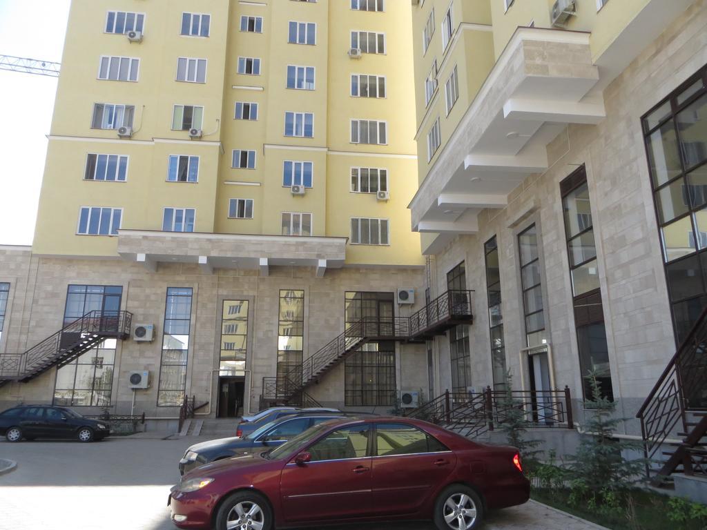 Maximus Apartament Bisjkek Eksteriør billede